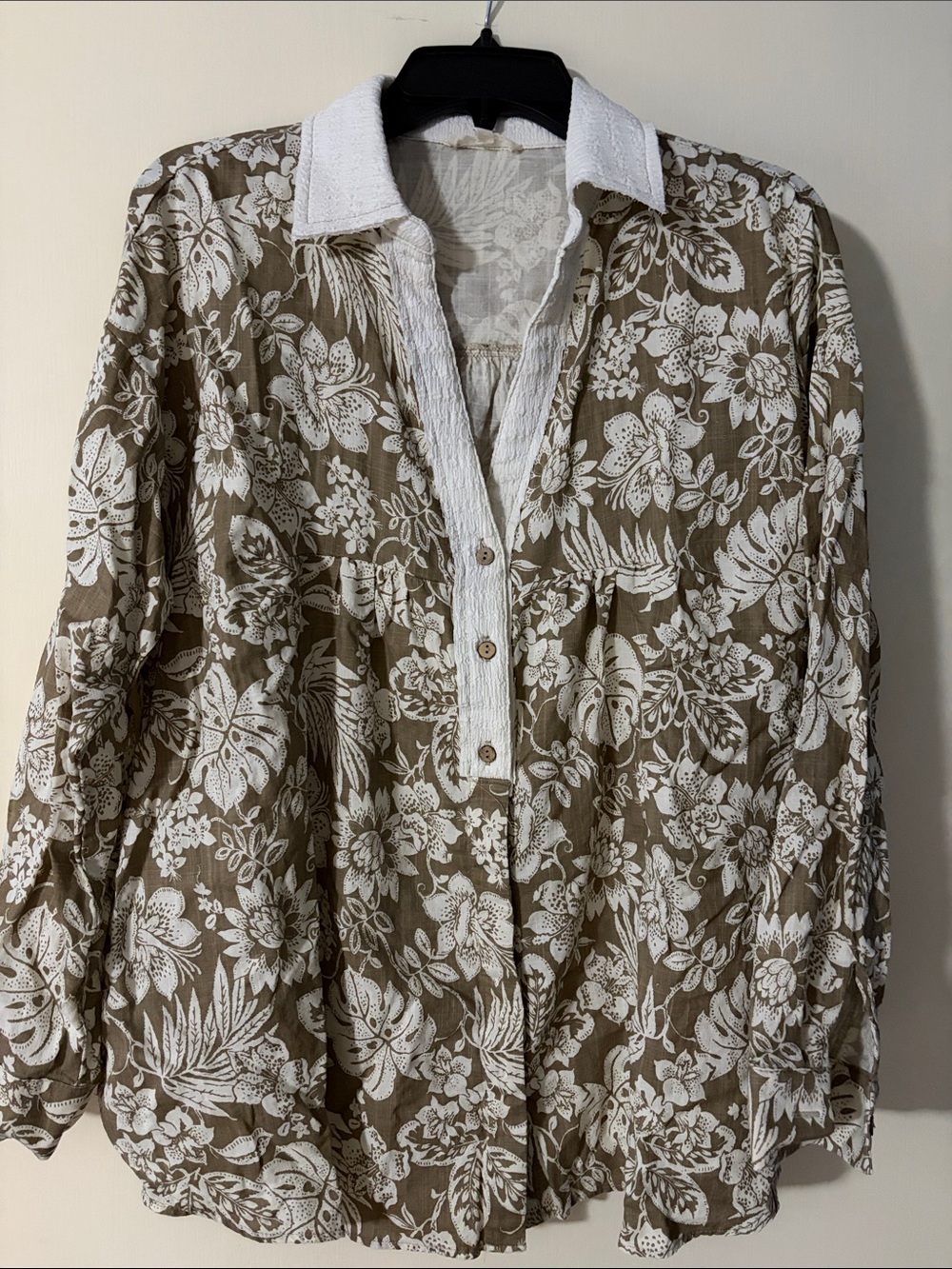 easel White/khaki Tropical-Print Lightweight Top